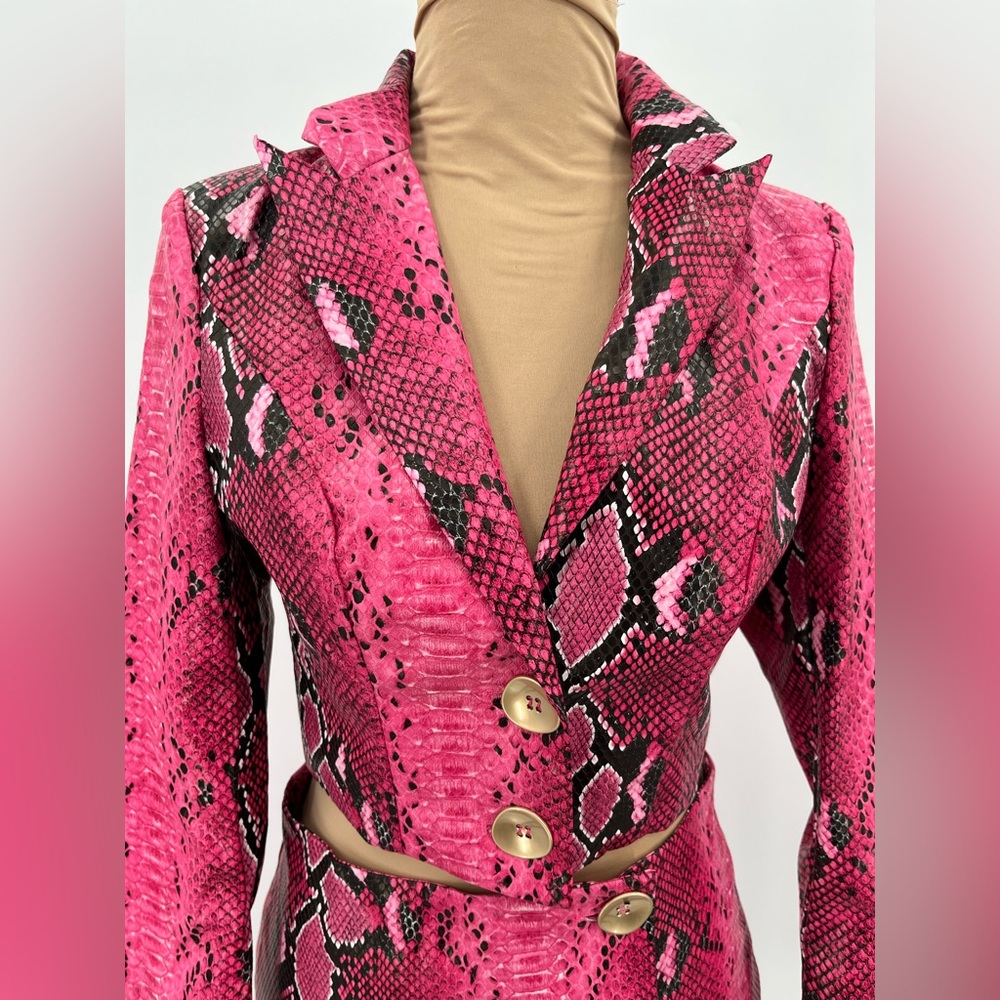 L'ATISTE Hot Pink Snake Print Crop Blazer & Mini Skirt Set - Picture 6 of 13